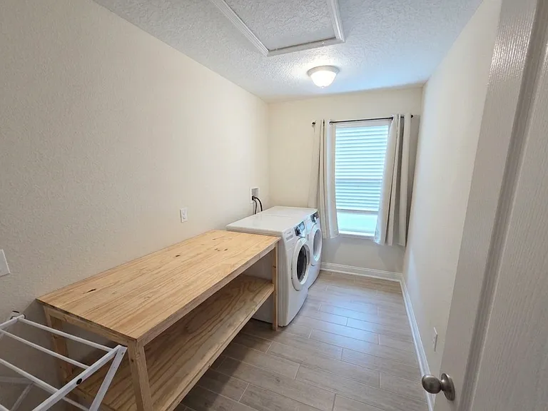 Laundry, upstairs
