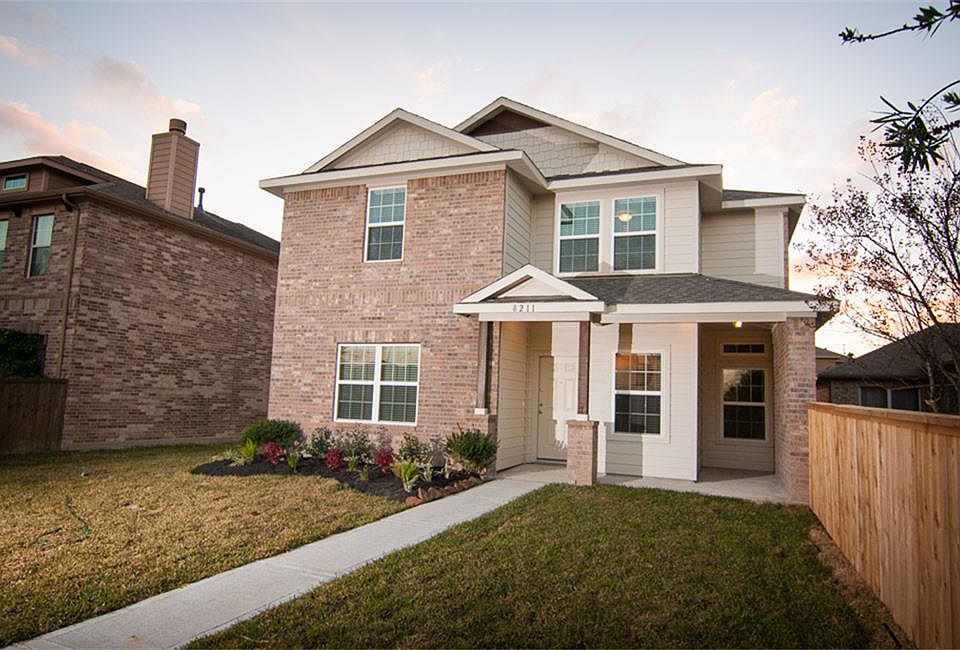 1st image of 8211 Gran Villa Dr