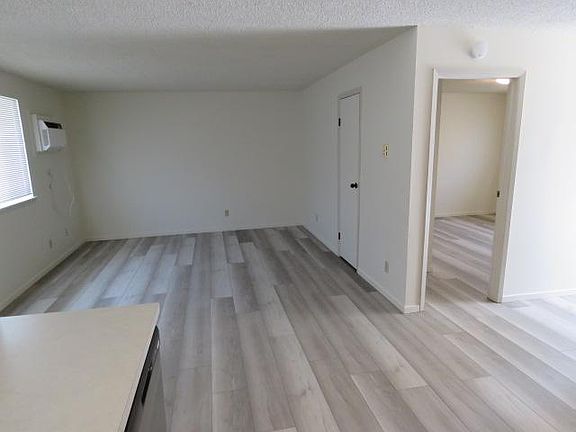 4th image of 1804 Sunset Ave #1806