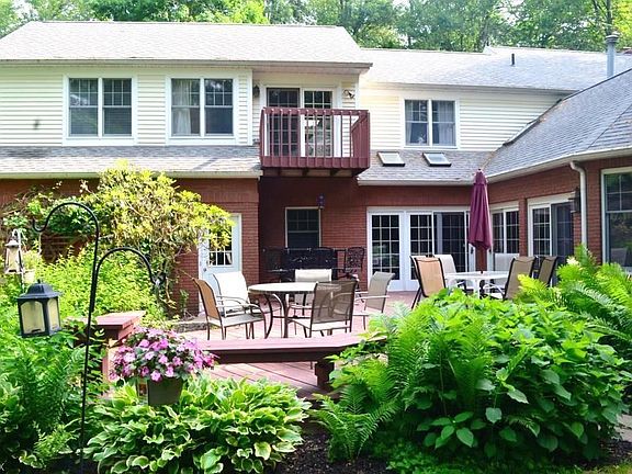 3rd image of 3808 N Shore Dr