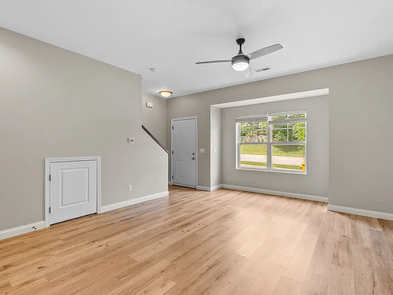 5015-5091 Devils Glen Rd #5021 — Photo 5