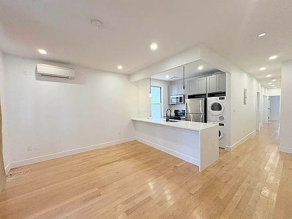 4th image of 1650 Norman St #2F