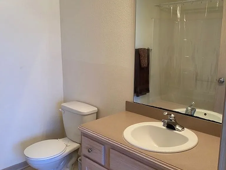 913 Westridge Dr #18 — Photo 9