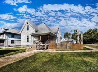 601 W 4th St, Delavan, IL 61734