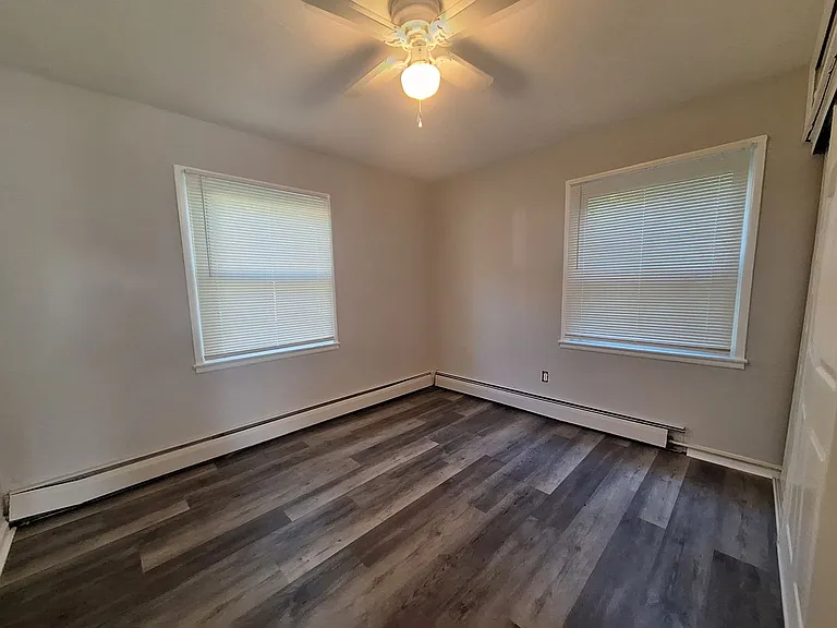 26153 Nagel St — Photo 9