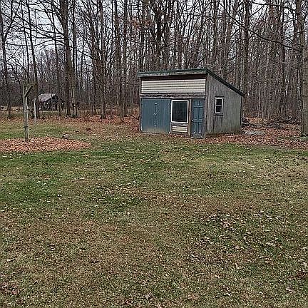 192 sq ft shed on property