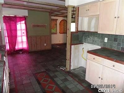 5th image of 114 Crippen Pl
