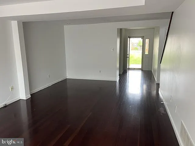 3 bed, 2.5 bath, 1786 sqft, $3,200 — Photo 3