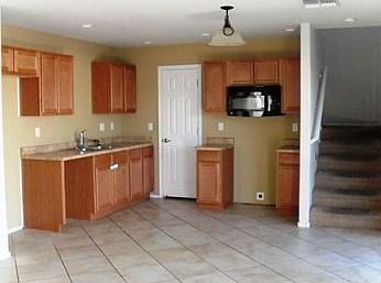3rd image of 21180 E Freedom Dr