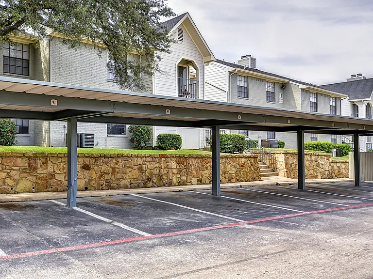 Fieldcrest Apartments — Photo 14