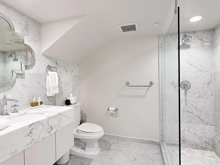 204 Oregon Trl — Photo 14