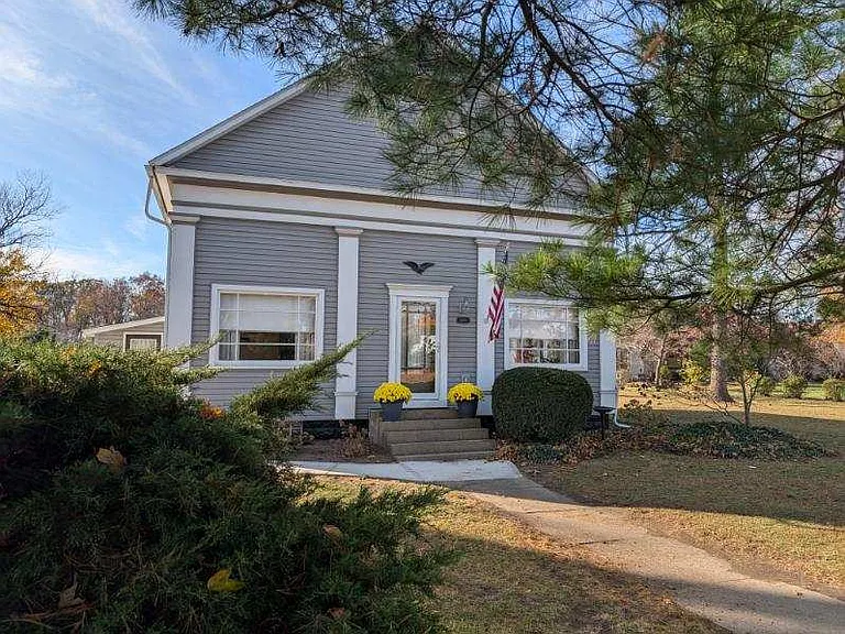 5680 N Clinton St — Photo 16