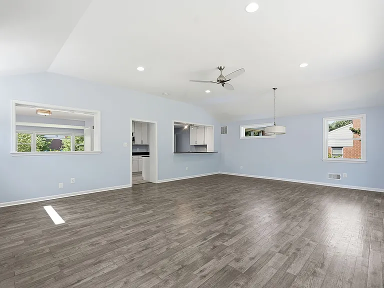 5223 Yorktown Blvd — Photo 33