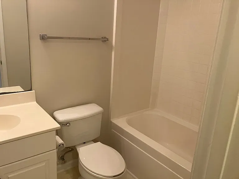 47 Regent Ave — Photo 25