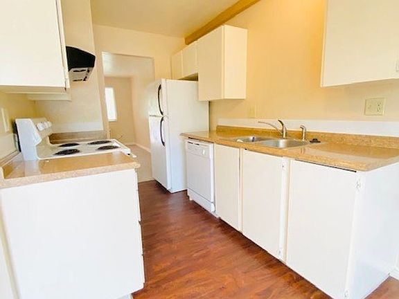 4th image of 2815 Ames St #6