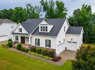 209 Sunset Bluffs Dr, Fuquay Varina, NC 27526