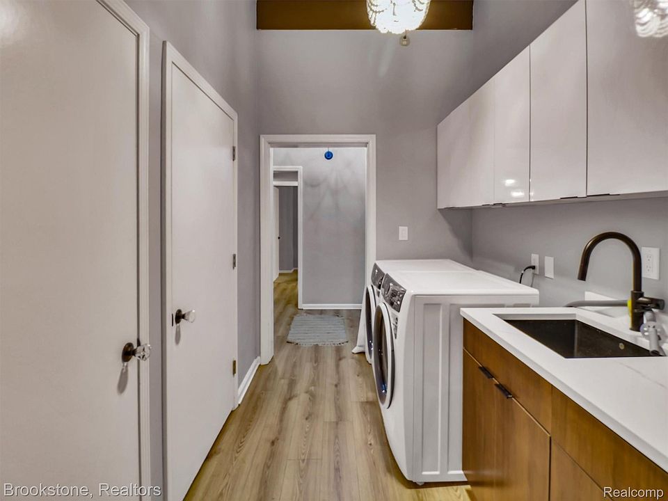 19741 Mahon St, photo 17