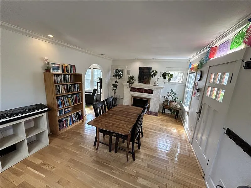 3 bed, 1620 sqft, $3,800 — Photo 3
