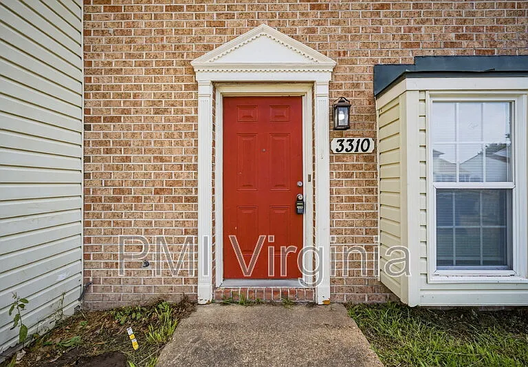 3310 Scarborough Way — Photo 2