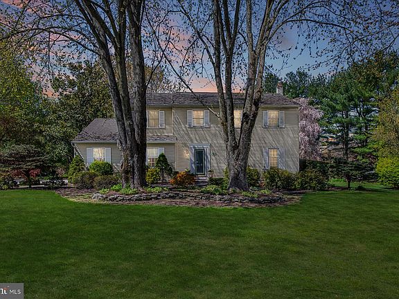 2nd image of 115 Firethorn Dr