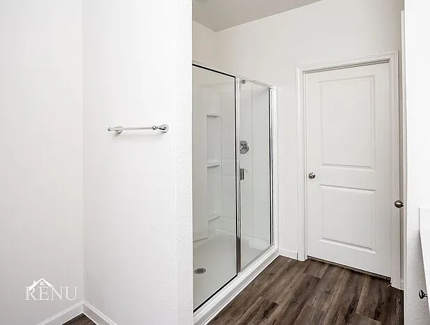 471 London Dr — Photo 10