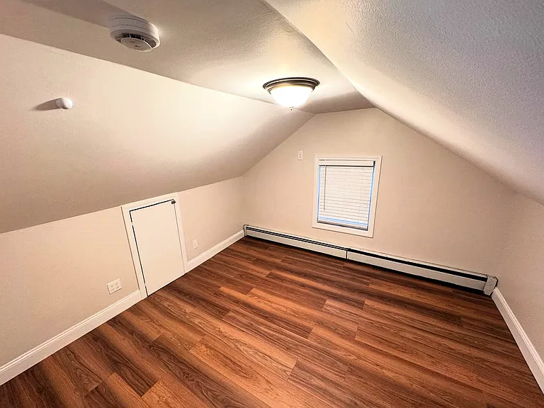 38 Hunting St #2 — Photo 12
