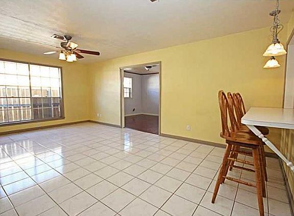 2nd image of 2117 Potomac Dr