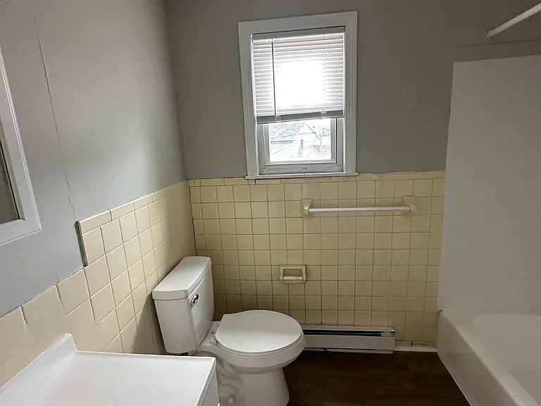 451 Main St #4 — Photo 7