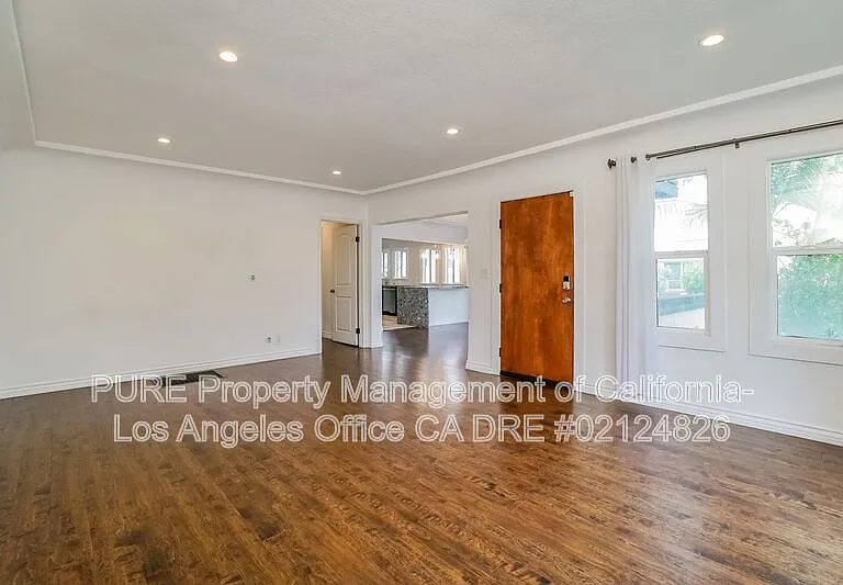 5049 Pickford St — Photo 3