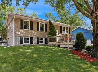 46 Regal Ln, Iowa City, IA 52240