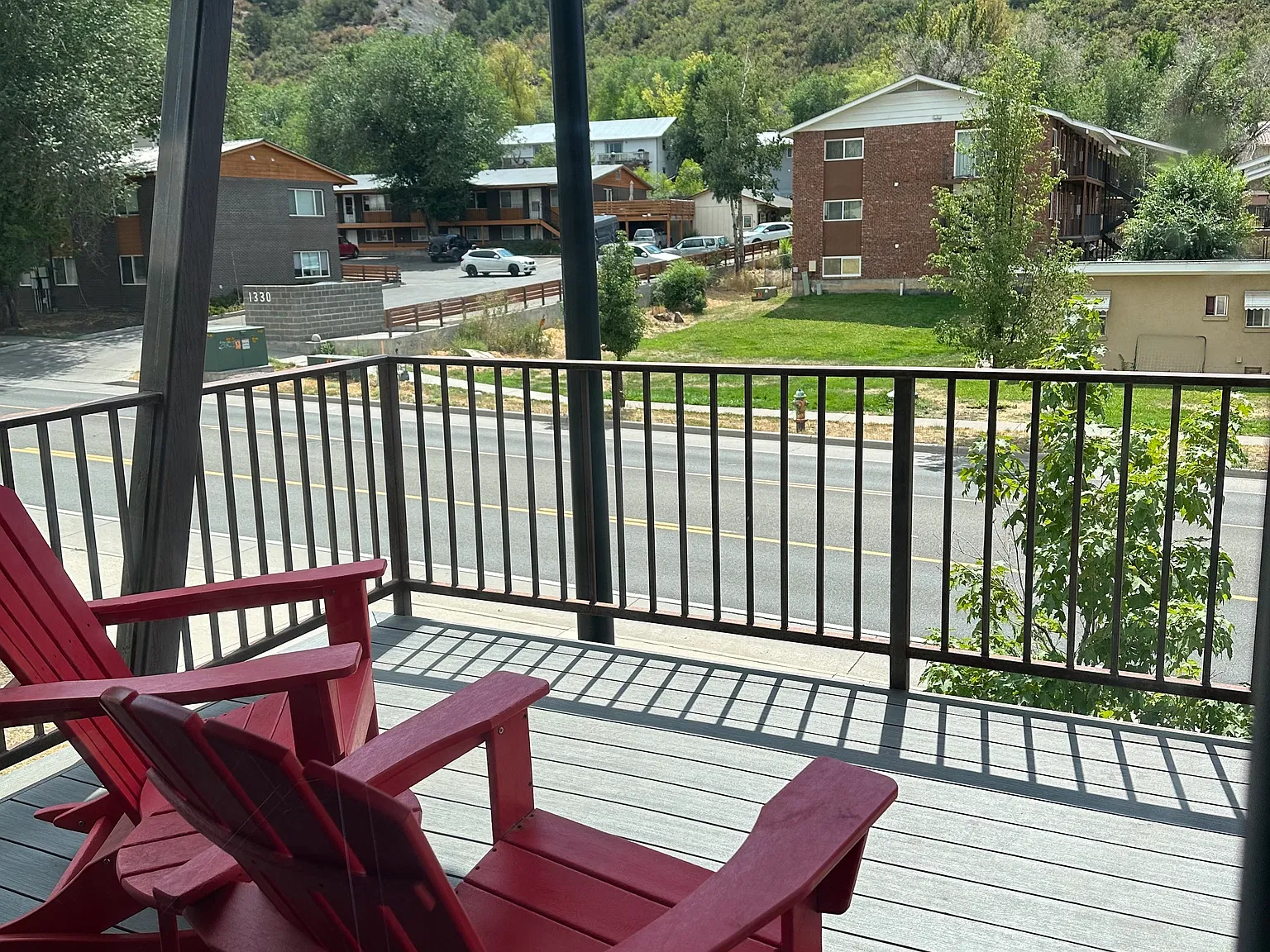 3 bed, 1976 sqft, $3,200 — Photo 3