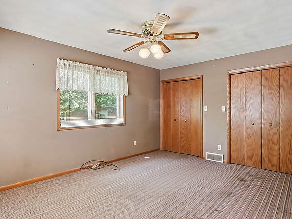 4th image of 22824 128th St