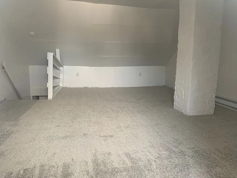 519 McKenzie St — Photo 3