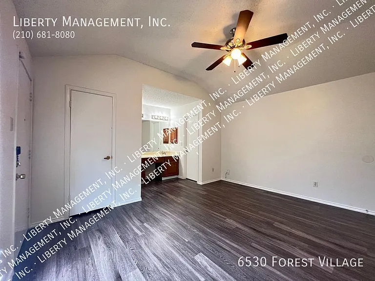6530 Forest Vlg — Photo 23
