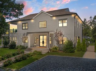 24 Inlet Rd E, Southampton, NY 11968