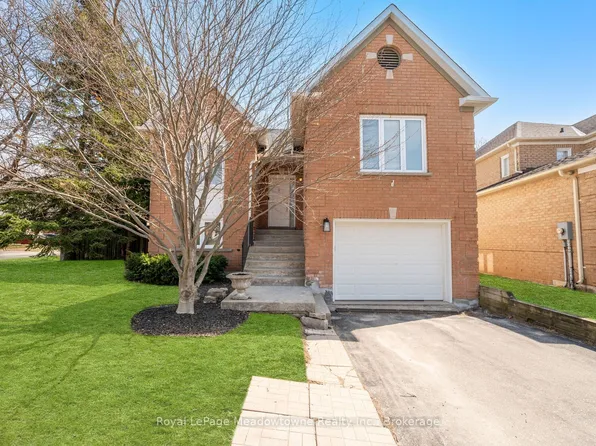 3 Houndtrail Dr, Hamilton, ON L8B 0L8