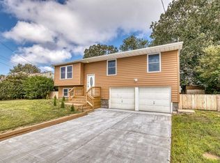 487 Wicks Rd, Brentwood, NY 11717