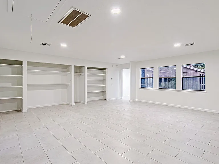 3406 Forest Village Dr — Photo 24