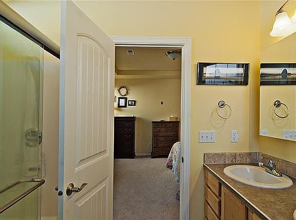 4th image of 629 SE Kiwanis Dr