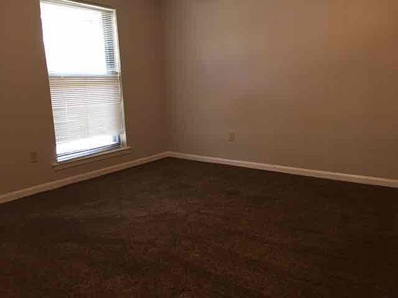 2nd image of 3211 Morningview Dr
