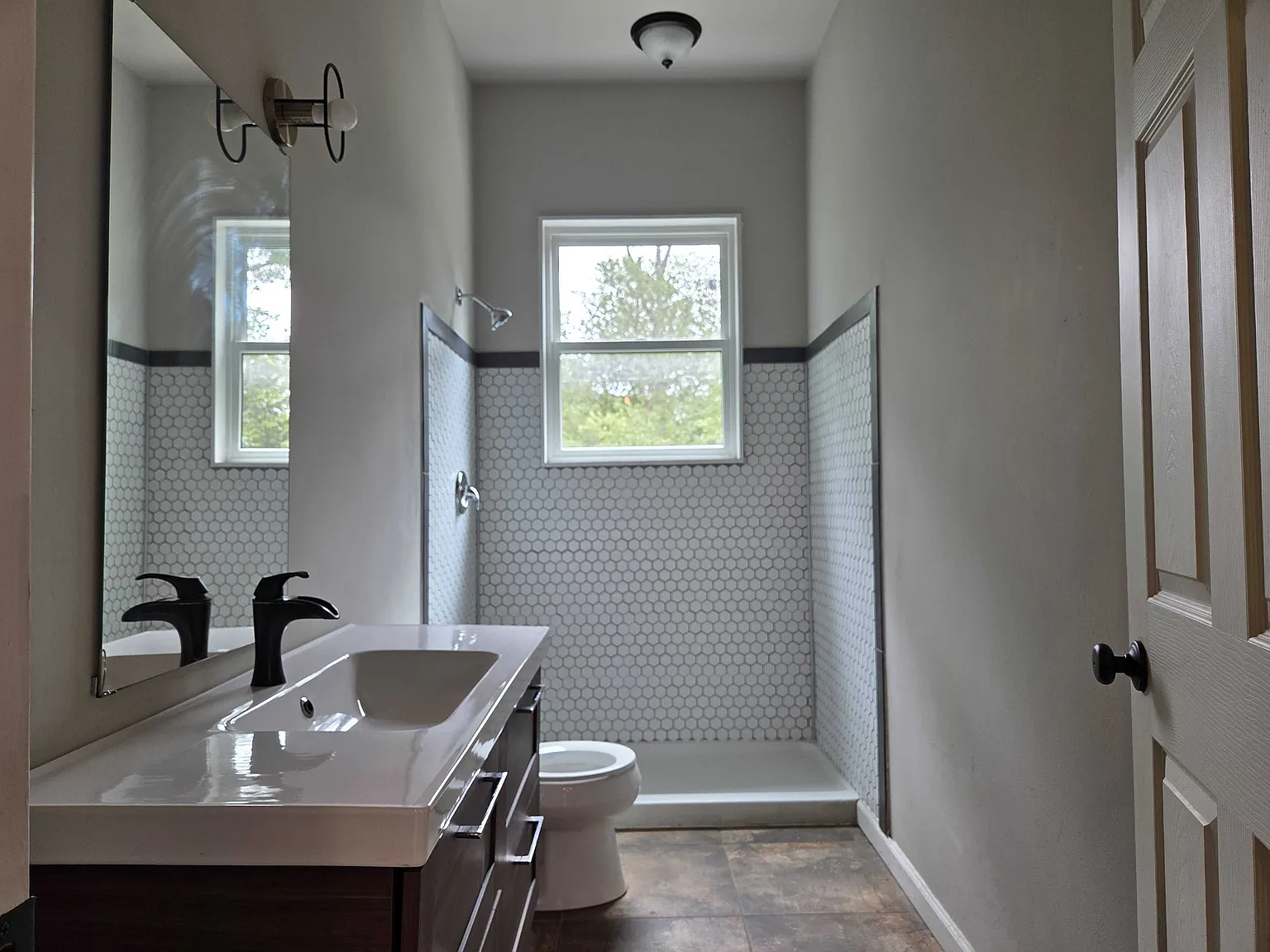 1 bed, 950 sqft, $1,900 — Photo 2