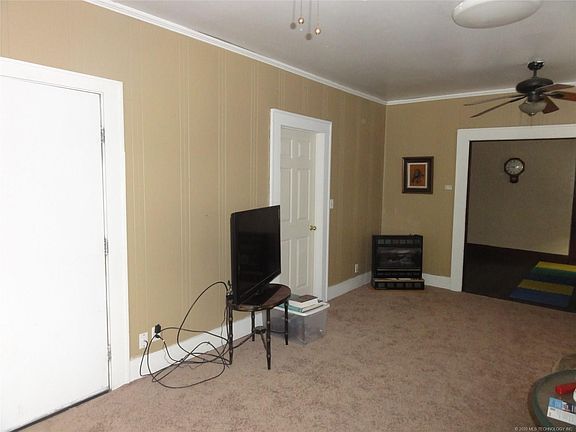 2nd image of 117 E Seminole Ave