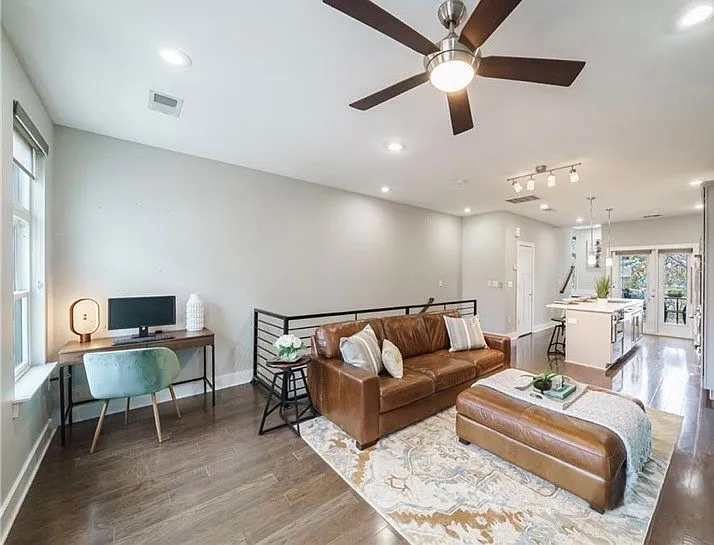3609 Vallette Ct — Photo 4