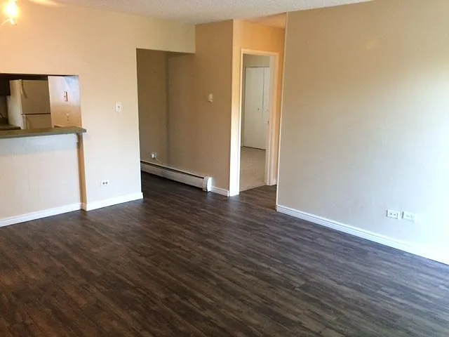 1829 Warren Ave #206 — Photo 8