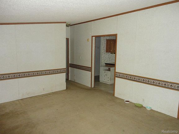 5th image of 271 Bluestem Rd