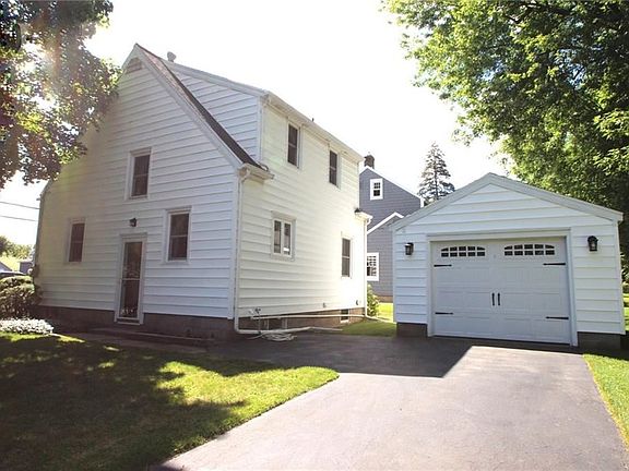 3rd image of 501 Peirson Ave