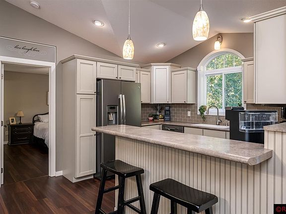 4th image of 125 Goldfinch Ct