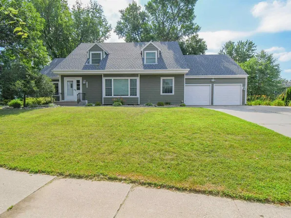 1705 E Edgewood Rd, Sioux Falls, SD 57103
