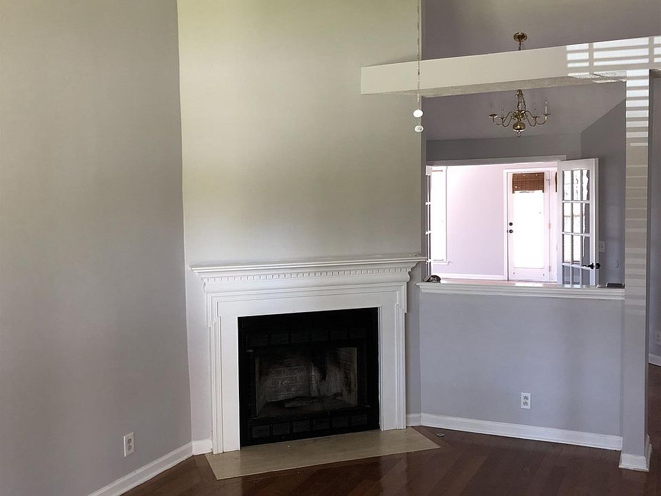 2nd image of 2961 Steamboat Dr