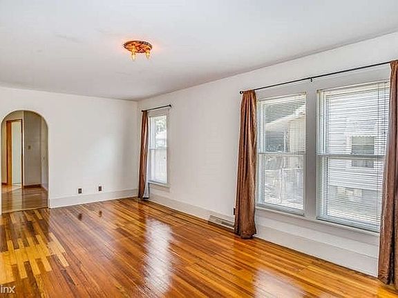 3. 1210 W 1st, Living Room